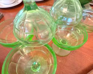 Set of 6 Green Vaseline Uranium Glass Footed Sherbet Dessert Glasses