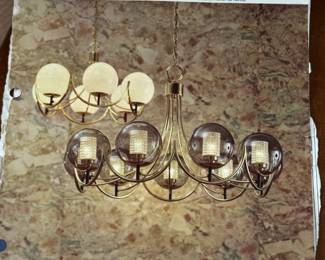 Lightolier Promenade Mid-Century Modern 6-Light Brass & Glass Globe Chandelier Model 40791