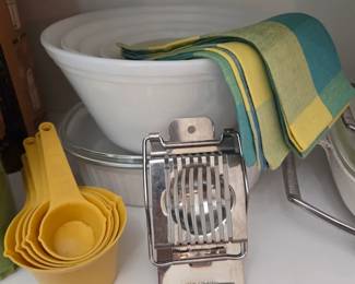 Tupperware Measuring Cups, Egg Slicer, Fire-King Nesting Bowls (4), Linen Napkins