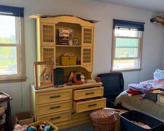 French Provincial Dresser with Matching Lattice Hutch / Bookcase Top