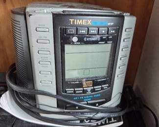 TIMEX Indiglo AM/FM CD Clock Radio with Nature SOunds (Model T600B)