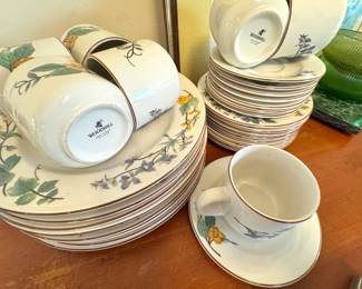 Woodhill by Citation Floral Botanical Dinnerware Set