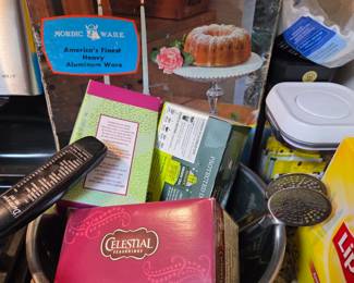 NordicWare Aluminum Bundt Pan in Original Box