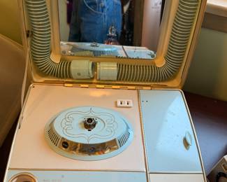 Sears Deluxe Hair Dryer & Manicure Beauty Vanity Case with Mirror and Nail Dryer