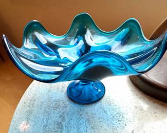 MCM Viking Glass Hand-Blown Peacock Blue Art Glass Pedestal Centerpiece Bowl
