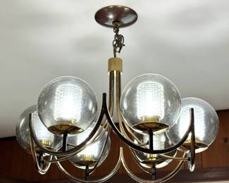 Lightolier Promenade Mid-Century Modern 6-Light Brass & Glass Globe Chandelier Model 40791