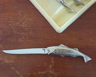 Vintage Regent Sheffield Fish-Shaped Stainless Steel Steak Knives — Set of 6, Made in Japan, Original Case