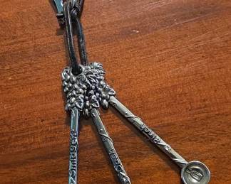 Decorative measuring spoon set
