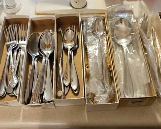 Oneida American Harmony Flatware Set
