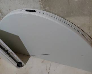 Folding banquet table