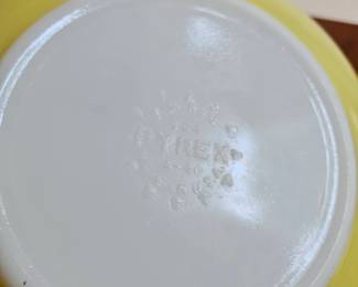 Pyrex Yellow Mixing Bowl third image