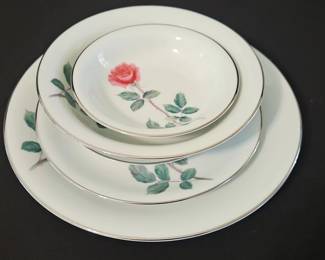 RC Japan Rose Pattern Dinnerware Set