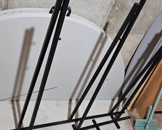 Metal garment display rack