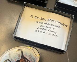 P. Buckley Moss pins & pendants
