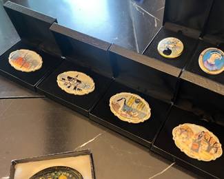 P. Buckley Moss pins & pendants