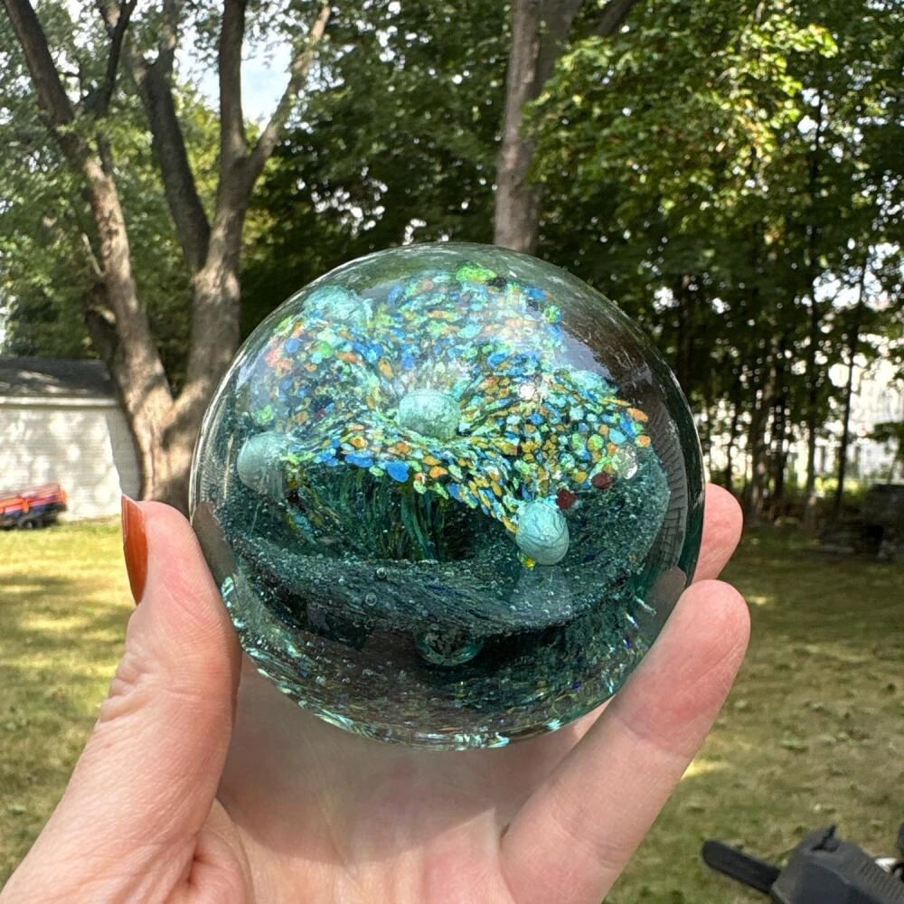 001 greenartglasspaperweight