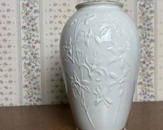 243 lenoxivoryporcelainvasewithembossed