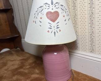 231 pinkceramictablelampwithfolkartst
