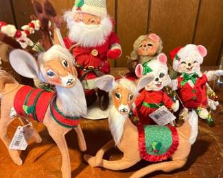 299 annaleechristmassantareindeerandmou