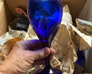 317 bluewineglassesandwatertumblers