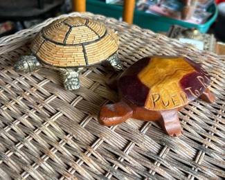 390 pairofdecorativeturtlesfigurineand