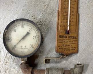 292 vintagepressuregaugeandmuldoonbroth