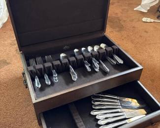 193 oneidacustomstainlessflatwareinsilv