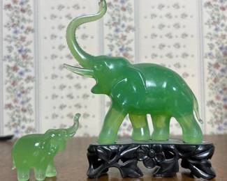 239 twogreenelephantfigurines
