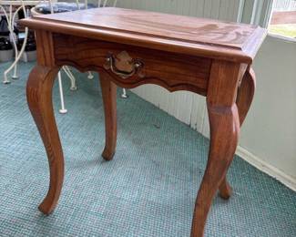 186 queenannestylesidetable