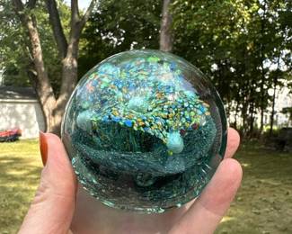 001 greenartglasspaperweight