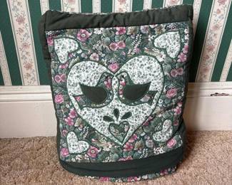 050 floralpatternconvertiblequillow