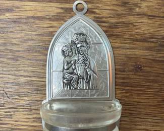 038 holywaterfontwithglassbasin