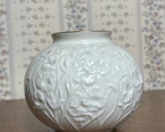 244 lenoxembossedfloralporcelainvase