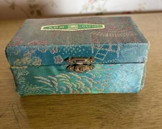 153 chinesebaodingballswithbrocadebox
