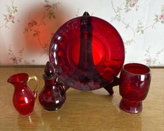 206 fourrubyredglassminiaturesandplate