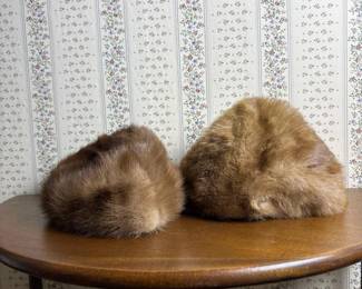 355 pairofvintagebrownfauxfurpillboxh
