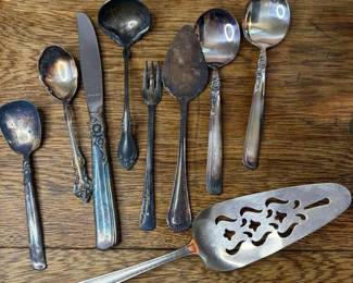 401 vintagesilverplateflatwareandservin
