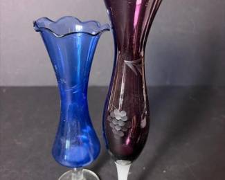 120 pairofhandblownglassbudvases