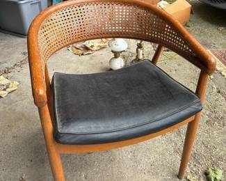 032 midcenturymoderncanebarrelchair