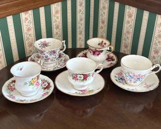 071 bonechinafloralteacupsandsaucerste