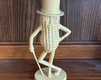 053 mrpeanutplasticcoinbankwithtophat