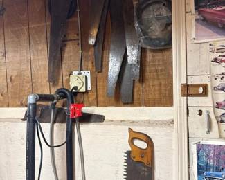 272 vintagehandsawsandlargecrosscutsaw