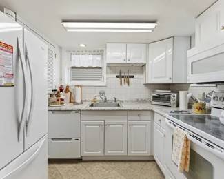 APT SIZE KITCHEN