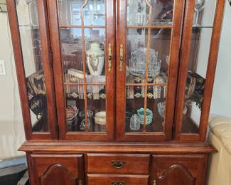 Traditional Style China/Display Cabinet