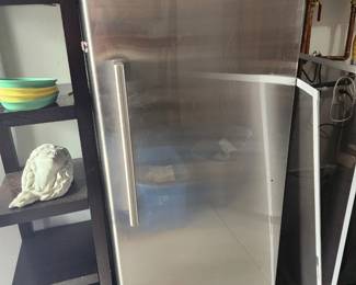 Vissani Freezer