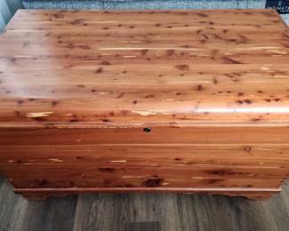 Large Pine Chest Trunk. 