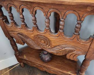 Detailed Corner Table.