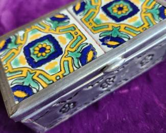 Lots of wonderful jewelry boxes of all sizes and styles.
