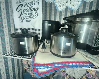 SMALL CROCK POTS
