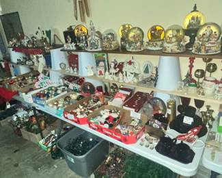 LONG CHRISTMAS TABLE